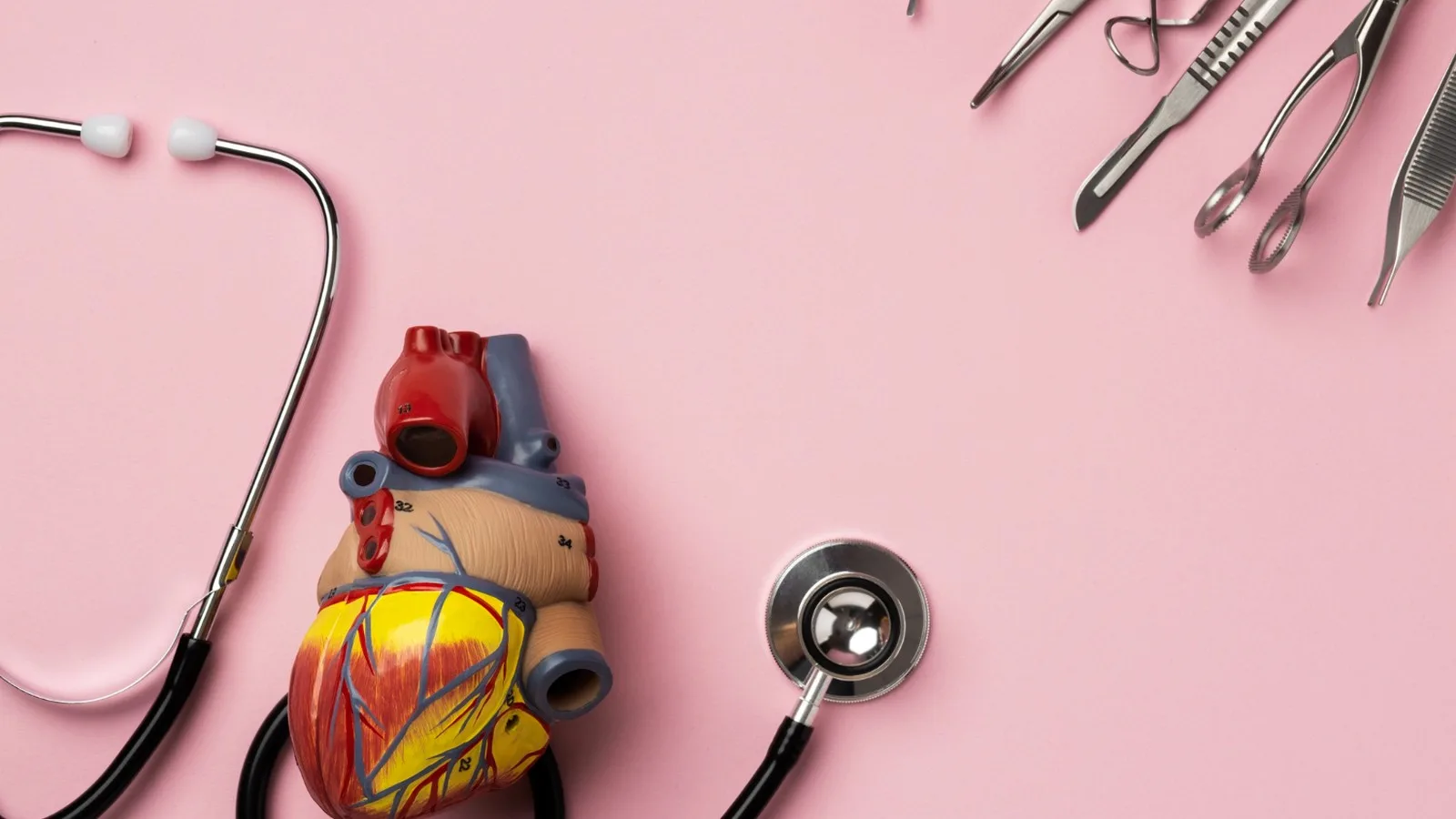 ¿Qué médico trata pericarditis?